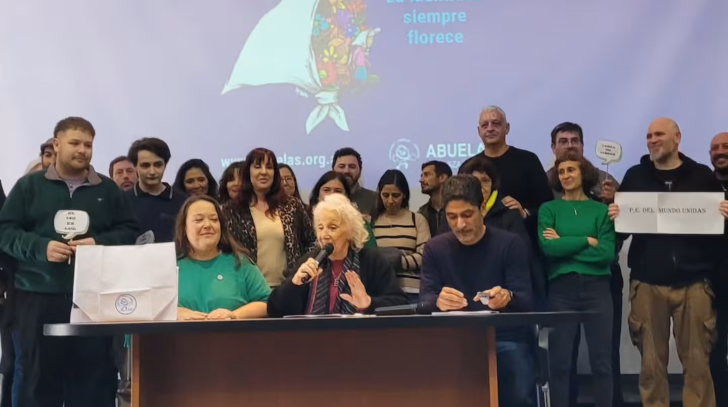 Abuelas de Plaza de Mayo presentaron la restitución del nieto 140: es hijo de un matrimonio secuestrado en 1976